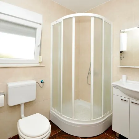 Apartment Svalina - Seaview And 130m From