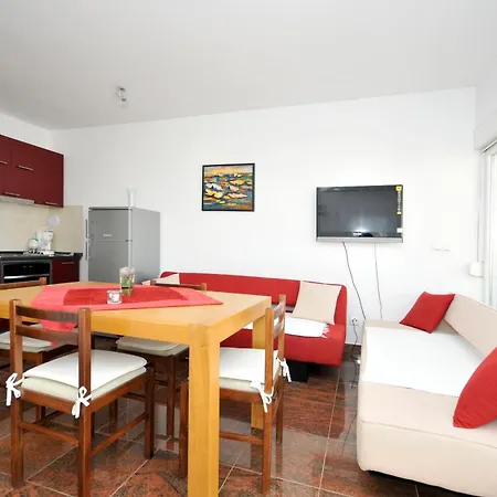 Apartment Svalina - Seaview And 130m From *