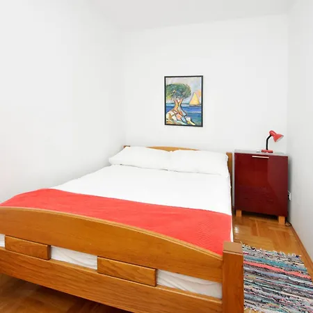 Svalina - Seaview And 130m From Apartment Trogir