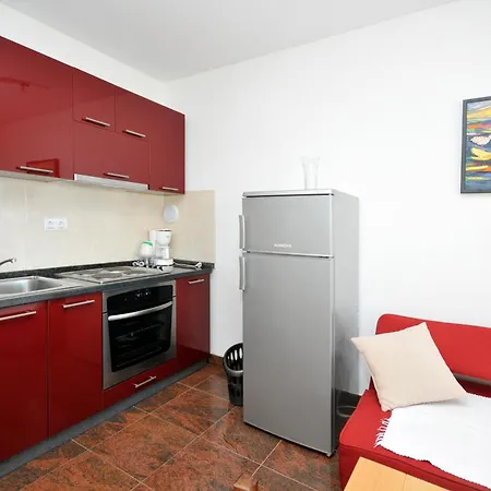 Apartment Svalina - Seaview And 130m From Trogir