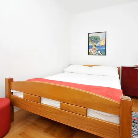 Apartment Svalina - Seaview And 130m From