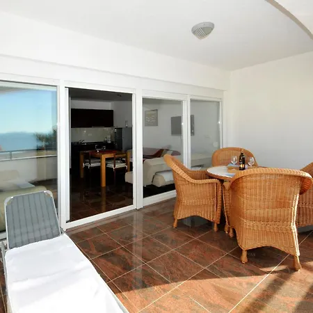 Svalina - Seaview And 130m From Daire Trogir
