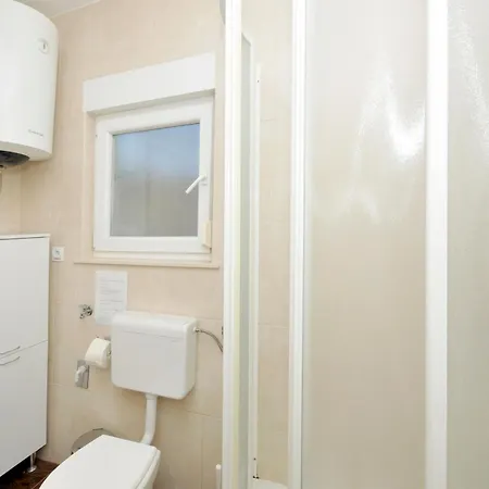 Apartment Svalina - Seaview And 130m From