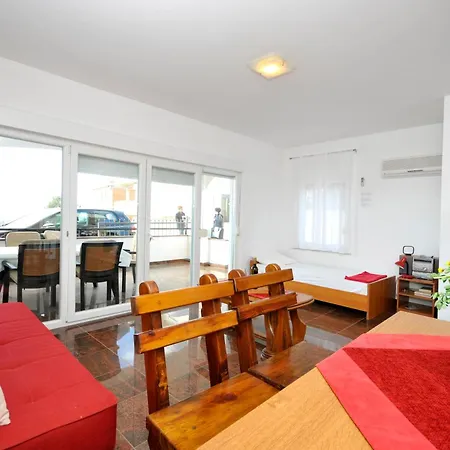 Apartment Svalina - Seaview And 130m From *