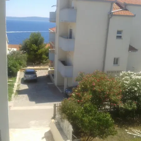 Apartment Svalina - Seaview And 130m From Trogir