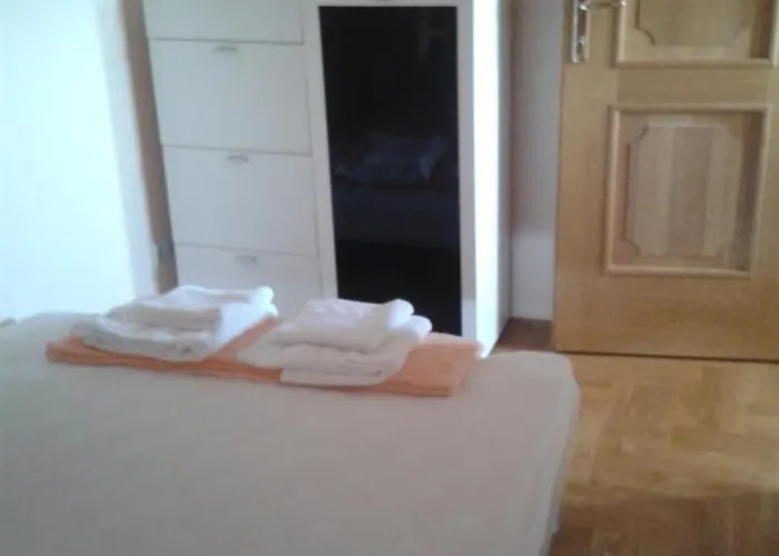 Daire Svalina - Seaview And 130m From *