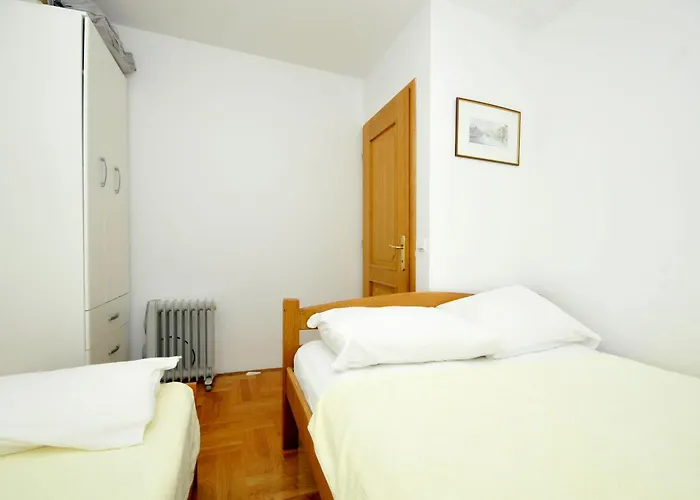 Svalina - Seaview And 130m From Daire *