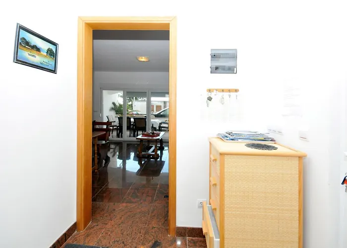 Svalina - Seaview And 130m From Daire *
