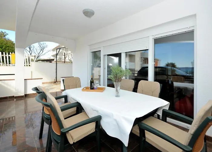 Daire Svalina - Seaview And 130m From Trogir
