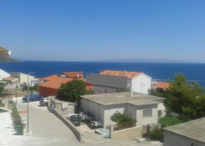 Daire Svalina - Seaview And 130m From