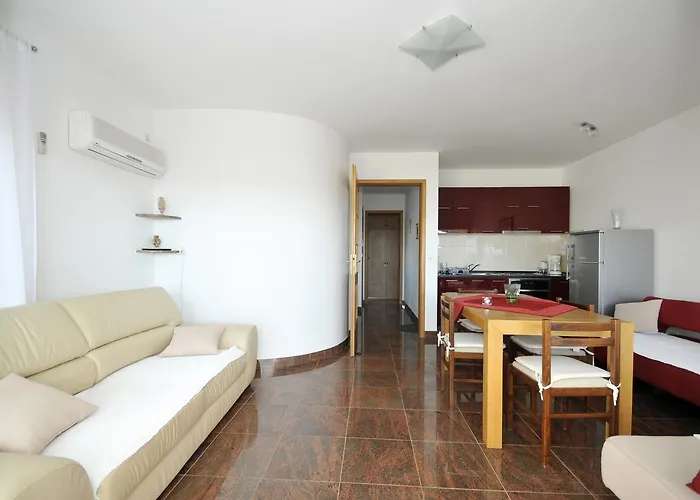 Daire Svalina - Seaview And 130m From Trogir