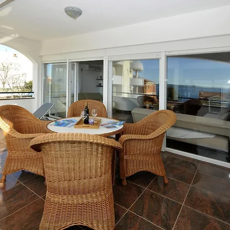Svalina - Seaview And 130m From
